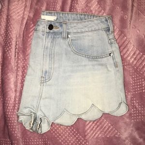 h&m scalloped shorts